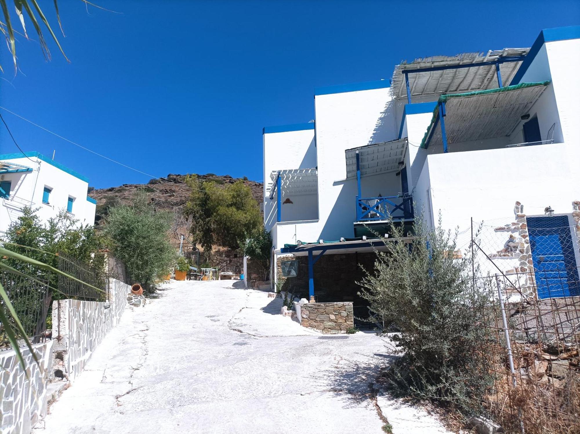 Aposperitis Rooms & Apartments Kini Exteriér fotografie